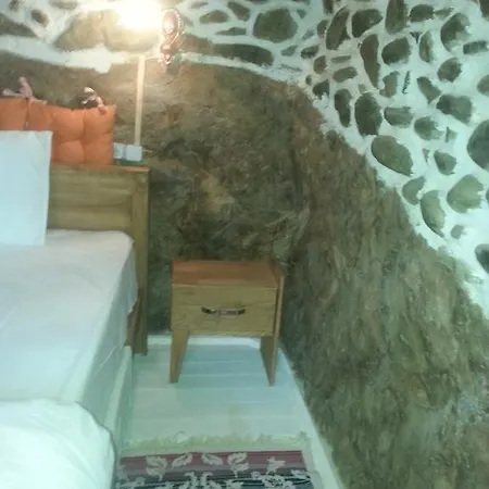 Izzet Efendi Konak & * Birgi