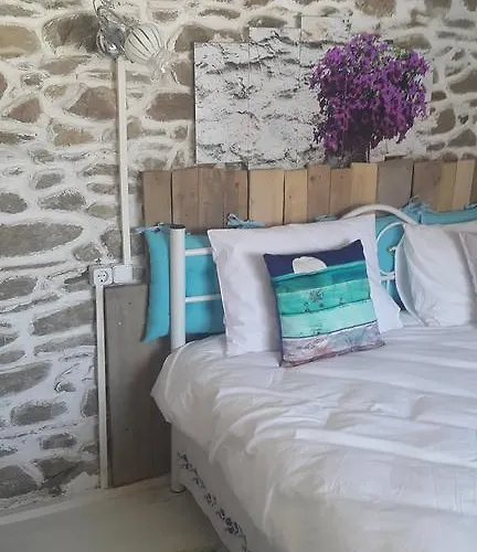 Izzet Efendi Konak & *